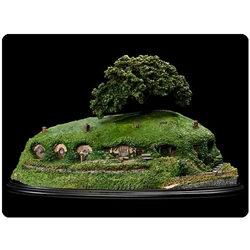 The Lord of the Rings Bag End Statue 