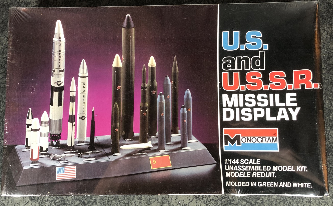 USA/USSR 1:144 scale Ballistic Missile Set Plastic Model Kit 
