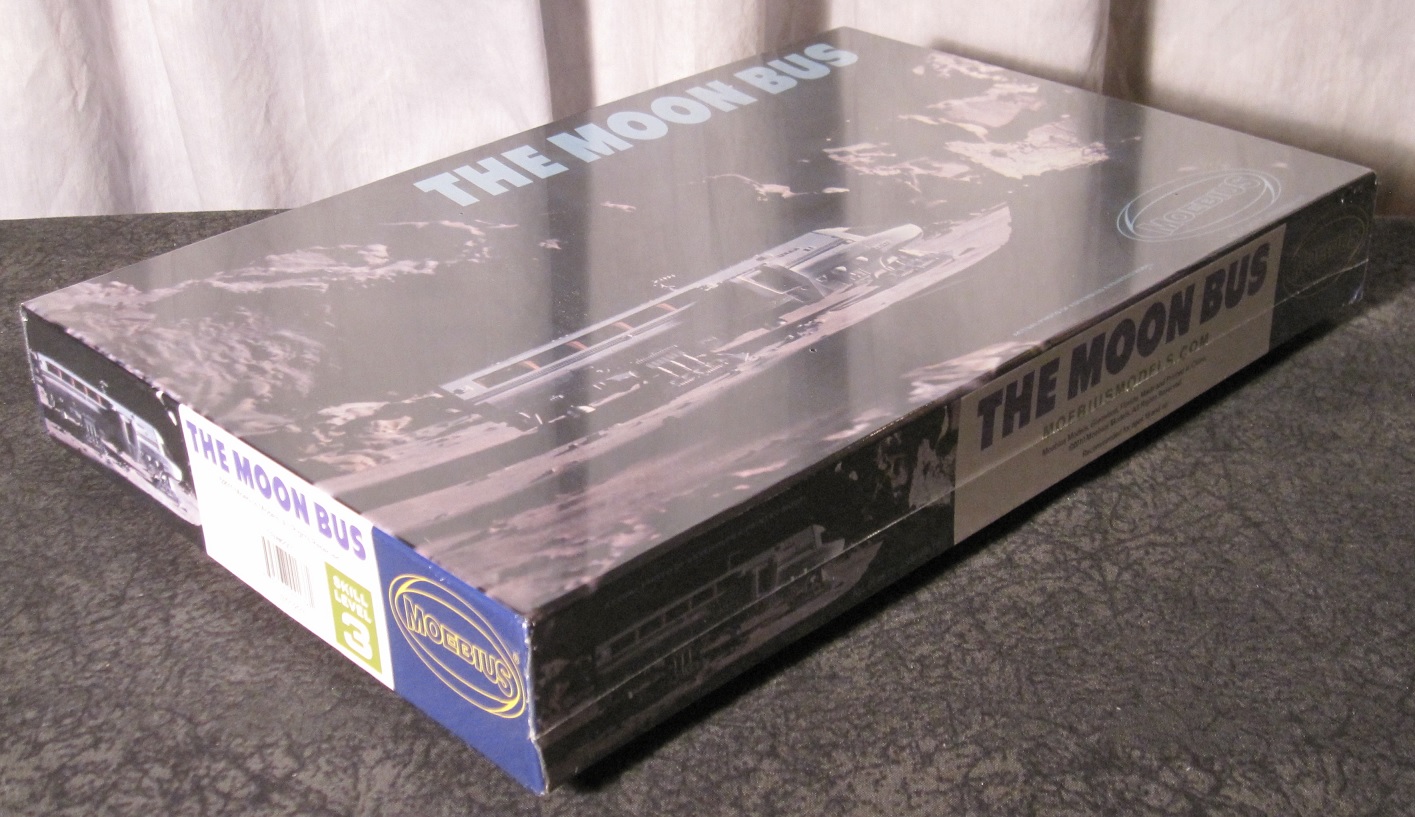 Moon Bus Model Kit Moebius - 2001 Space Odyssey 1:55 scale Moon Bus Plastic Model Kit #MOB ...