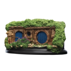 The Hobbit: An Unexpected Journey Hobbit Hole 33 Lakeside Statue 