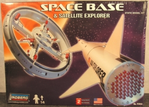 Von Braun 1:200 Scale Space Base and Satellite Explorer Plastic Model Kit 