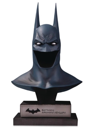 Batman Arkham Asylum 1:2 scale Cowl Bust Statue 