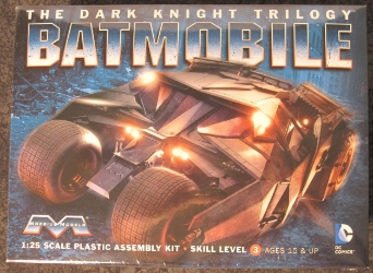 The Dark Knight 1:25 scale Batmobile Bat-Tumbler Plastic Model Kit 