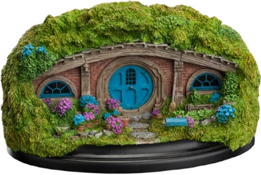 The Hobbit: An Unexpected Journey Hobbit Hole 36 Bagshot Row Statue 