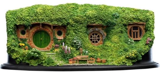 The Lord of the Rings Bag End Front Entrance Environment Statue 