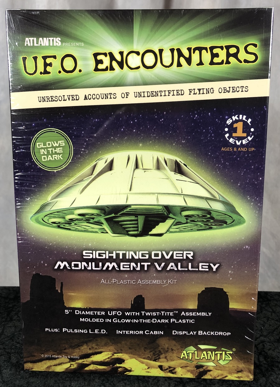 Monument Valley UFO Lighted Glow-In-The-Dark Plastic Model Kit 