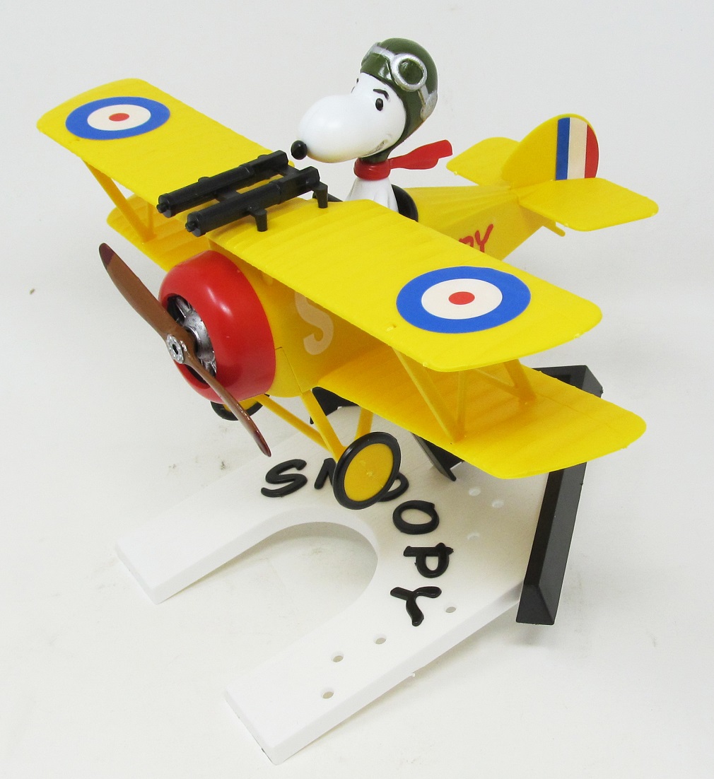 Peanuts Flying Ace Snoopy In His Sopwith Camel Plastic Model Kit 