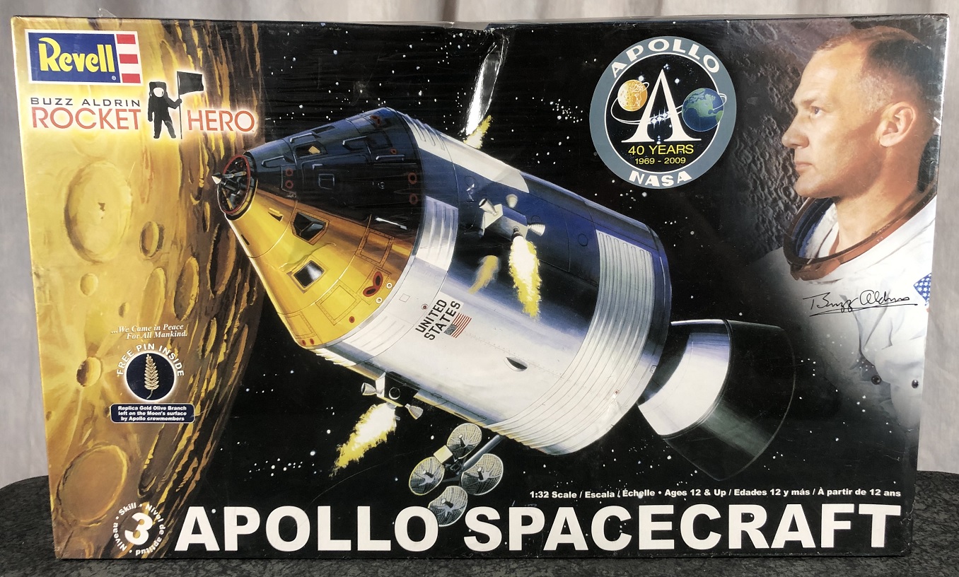 NASA 40th Anniversary 1:32 scale Apollo Capsule & Command Module Plastic Model Kit 